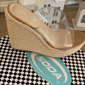 Clear Wedges